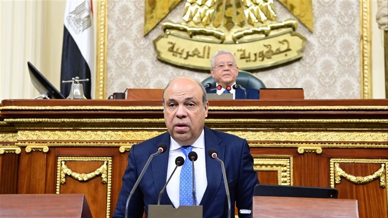 وزير الطيران بجلسة