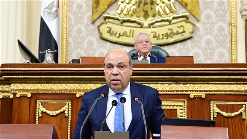 وزير الطيران أمام