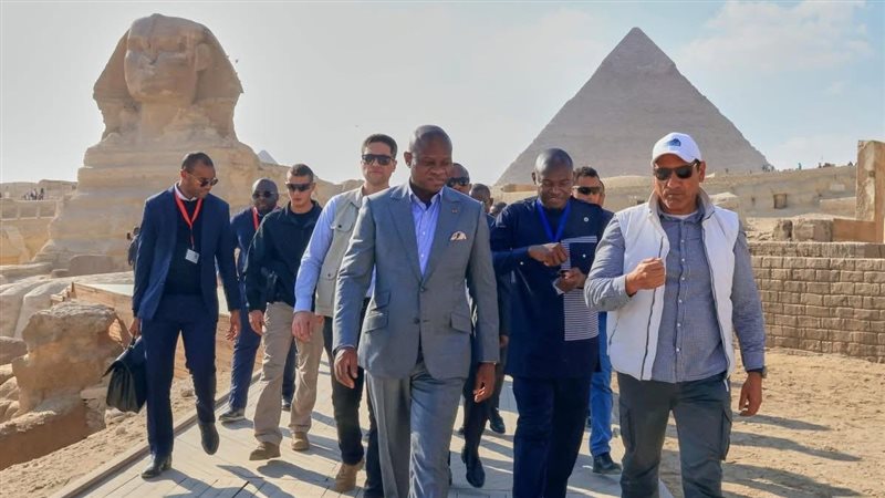 جولة الرئيس الانتقالي