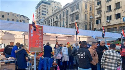 افتتاح سوق جديد للمزارعين بميدان المنشية في الإسكندرية (صور) 