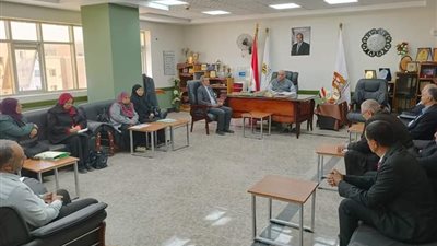 وكيل تعليم الوادي الجديد يترأس اجتماع موجهى العموم استعدادًا لامتحانات نصف العام 