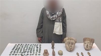 ضبط 409 قطع أثرية بحوزة أحد الأشخاص في أسيوط