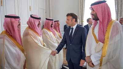 ماكرون في السعودية، زيارة حافلة بتوقيع الاتفاقيات بين باريس والرياض