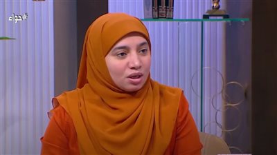 هل قراءة القرآن من الموبايل لها نفس أجر المصحف؟ عضو بمركز الأزهر تجيب (فيديو)