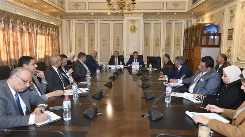 اتصالات النواب تناقش