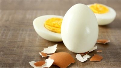 فوائد البيض المسلوق، يعزز صحة العين ووظائف الدماغ ويحمي من أمراض القلب 
