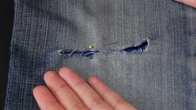 تفسير رؤية الملابس الممزقة في المنام وعلاقتها بالمشاكل  والخلافات الزوجية 