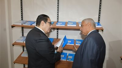 بتكلفة 2.5 مليون جنيه، رئيس جامعة القاهرة يفتتح أعمال تطوير مركز الدراسات الشرقية 