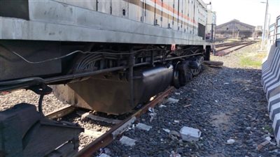 تعطل حركة القطارات بحوش محطة الإسكندرية نتيجة سقوط جرار المناورة من على القضبان