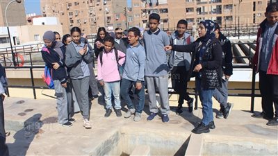 مياه الأقصر تستقبل طلاب مدرسة أبو بكر الصديق الإعدادية للتعرف على مراحل التنقية (صور)