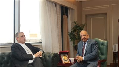 وزير الكهرباء: جذب استثمارات جديدة للاستفادة من التقنيات الحديثة والهيدروجين الأخضر