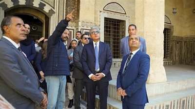 وزير السياحة يتفقد مستجدات مشروع تطوير الخدمات بالقلعة