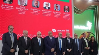 محافظ الوادي الجديد يُشارك بفعاليات معرض 