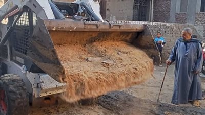 انطلاق أعمال رصف شارع امتداد عز الدين عمر بالطالبية ضمن خطة التطوير (صور)