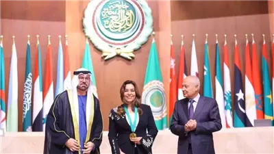 مدبولي يهنئ وزيرة التنمية المحلية لفوزها كأفضل محافظ على مستوى الدول العربية 