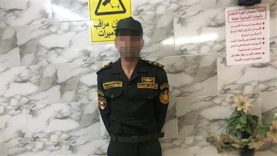 القبض على أحد الأشخاص لانتحاله صفة ضابط طبيب بالقوات المسلحة