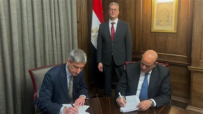 وزير البترول يبحث مع 