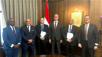 البترول توقع اتفاقية مع شركة انجلو اشانتي للبحث عن الذهب الخام 