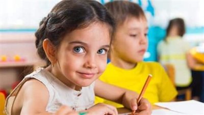 5 حقوق للطفل في القانون، منها الحياة والبقاء والنمو في أسرة متماسكة