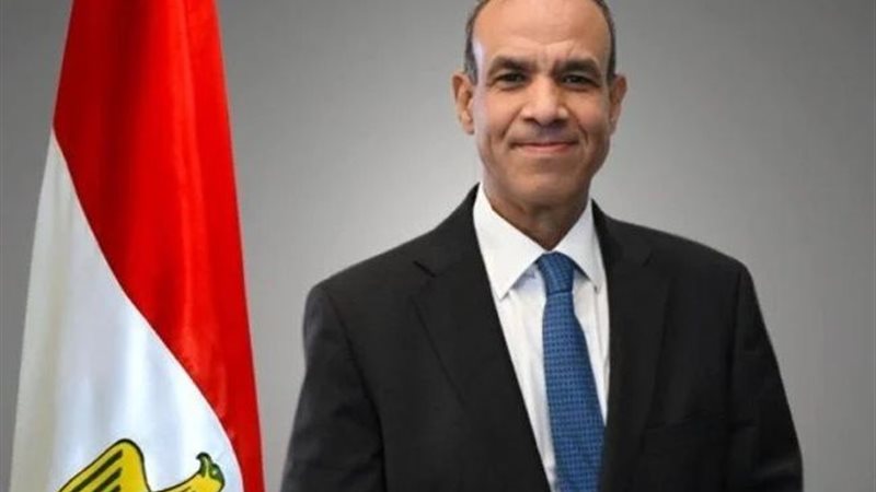 الدكتور بدر عبد العاطى
