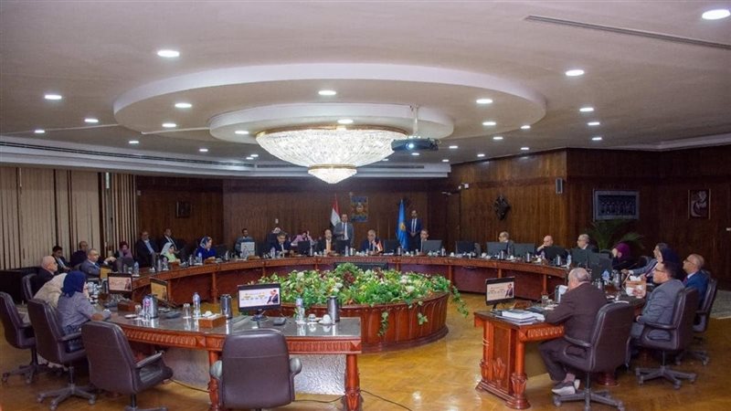 ترقية ١٦ عضوا بهيئة