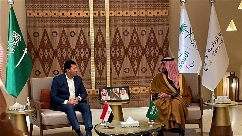 وزير الشباب والرياضة