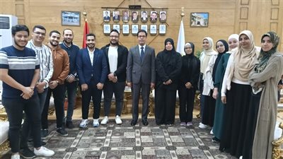 رئيس جامعة بنها: حريصون على دعم مبادرات تمكين الشباب وتطوير مهاراتهم 