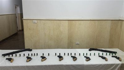 ضبط 62 سلاحا ناريا و32 قضية مخدرات خلال حملة فى أسيوط وأسوان والبحيرة 