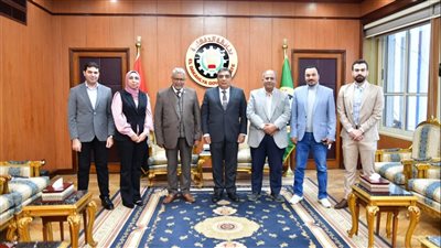 محافظ الدقهلية يستقبل وفد مجلس نقابة الأطباء 