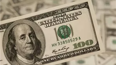 خبير يكشف أسباب ارتفاع سعر الدولار فوق الـ50 جنيها لأول مرة في تاريخه