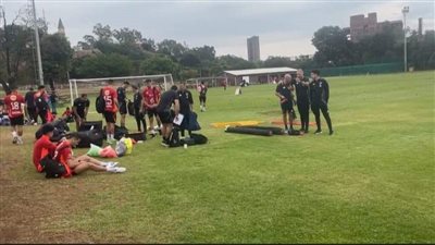 الأهلي يخوض مرانه الأول في جنوب إفريقيا استعدادا لمواجهة أورلاندو 