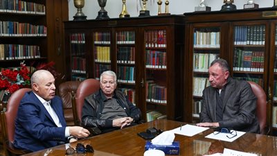 تفاصيل زيارة أبوريدة للخطيب في الأهلي 