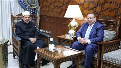 نقيب الأشراف للإمام الأكبر: المؤسسات الدينية ستظل يدا واحدة تحت مظلة الأزهر