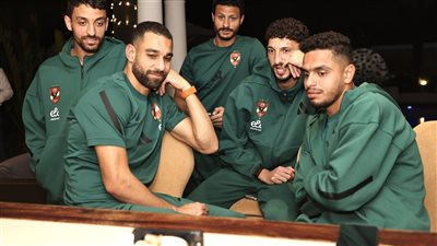 لاعبو الأهلي يتابعون قرعة كأس العالم للأندية من جنوب إفريقيا 