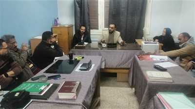 الطب الوقائي بسوهاج يعقد اجتماعا لمناقشة التحديات والصعوبات التي تواجه المصانع 