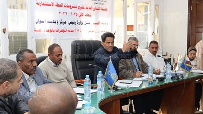 رئيس مدينة أسوان يناقش أهم المشكلات التي تؤرق مواطني المحافظة (صور)