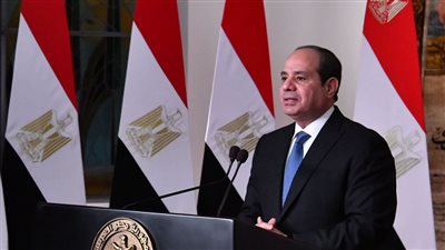 السيسي يزور القلعة الأثرية بالدنمارك ويضع الزهور على النصب التذكاري