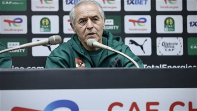 كولر يطلب من معاونه تجهيز مدافع الفريق استعدادا لـ كأس الإنتركونتيننتال