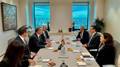 وزير البترول يناقش مع شل العالمية خطط الشركة في مجال البحث والاستكشاف