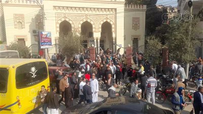 جنازة مهيبة لمصلٍ توفي ساجدًا في صلاة المغرب ببني سويف (فيديو) 