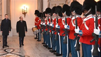 السيسي يلتقي ملك الدنمارك.. الرئيس يؤكد اعتزازه بالزيارة كونها الأولى لرئيس مصري إلى كوبنهاجن.. ويؤكد تطلعه لتعزيز العلاقات الثنائية في جميع المجالات