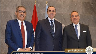 وزير الشئون النيابية يستعرض مبادرة الحوار في اجتماعات جنيف