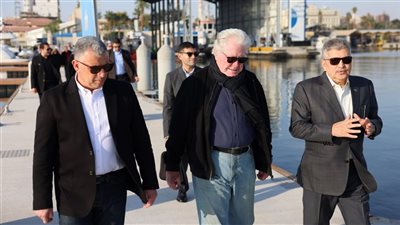 خلال زيارته للإسماعيلية، الفريق أسامة ربيع يستقبل الفنان حسين فهمي (صور)