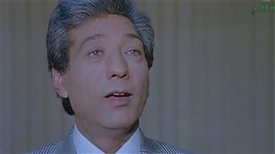 كرم مطاوع.. اشتهر بالأدوار الرومانسية.. صاحب نظرية فلسفية في الإخراج السينمائي.. و«الشرف هو الكلمة» أبرز مقولاته 