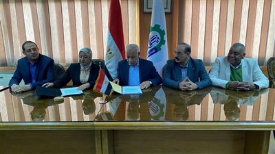 وزارة العمل توقع بروتوكول تعاون مع نقابتي المهن التعليمية والزراعية