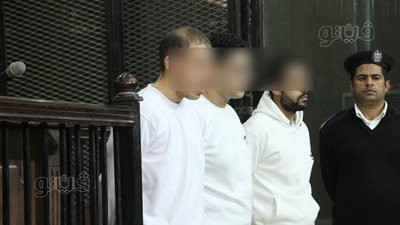 وصول المتهمين بقتل نجل سفير سابق لمحاكمتهم (صور)