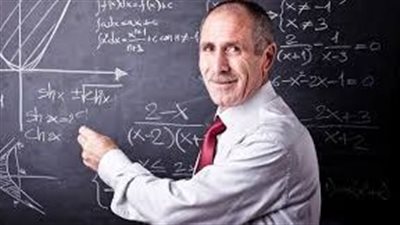 تفسير رؤية المدرس في المنام وعلاقته بتولي منصب كبير قريبا 