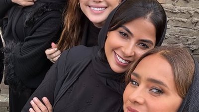 نيللي كريم وروبي وكندة علوش من كواليس مسلسل ناقص ضلع (صور)