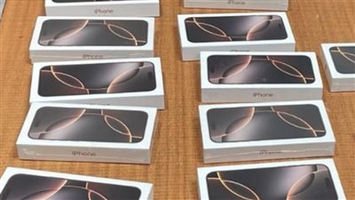 إحباط تهريب 24 هاتفا محمولا بحوزة راكبين في مطار سفنكس