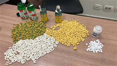 تحرير 17 محضر تهريب جمركي بمطار القاهرة